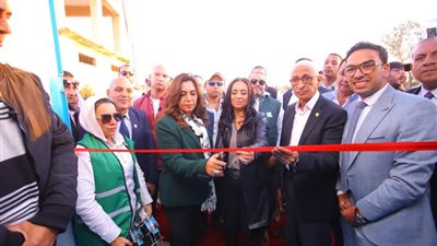 وزيرتا التضامن والتنمية المحلية تفتتحان محطة لتحلية المياه بمركز الشيخ زويد