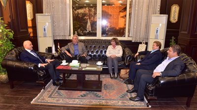 محافظ الأقصر يلتقي وفد مهرجان الأقصر للسينما لبحث استعدادت الدورة الـ14