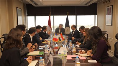 وزير السياحة والآثار يلتقي سفير فرنسا بالقاهرة لبحث سبل تعزيز التعاون بين البلدين