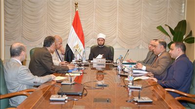 وزير الأوقاف يتابع أعمال تطوير أقسام مستشفى الدعاة مع رئيس مجلس إدارتها 