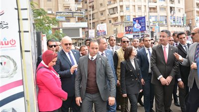 وزير التموين ومحافظ البحيرة يتفقدا مشروع سيارات شباب الخريجين