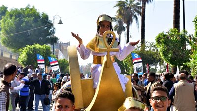 «الأقصر» تحتفل بعيدها القومي بمشاركة مئات المواطنين بالمحافظة (صور)