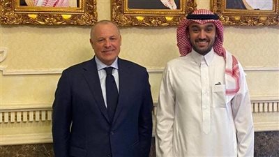 رئيس الاتحاد العربي يهنيء هاني أبو ريدة بمناسبة تزكيته رئيسًا لاتحاد الكرة