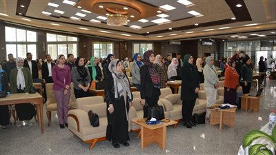 جامعة دمياط تنظم لقاءً تعريفيًا لطلابها حول 