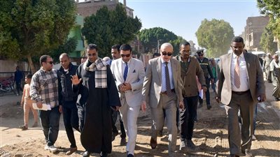 محافظ الأقصر يتابع تنفيذ أعمال المشروعات التنموية بمدينة البياضية (صور)