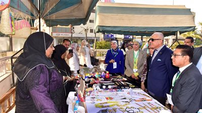 «جامعة الأقصر» تفتتح معرض الحرف اليدوية والتراثية بمكتبة مصر (صور)