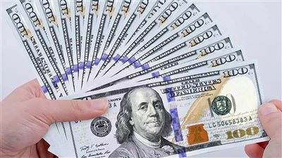 حقيقة القبض على بعض عملاء البنوك عقب استلامهم حوالات بالدولار