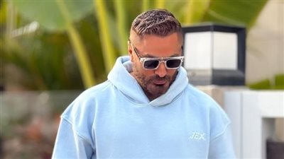 تامر حسني يتوجه إلى الكويت لإحياء حفله ويعلق: 