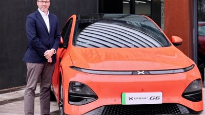 خبراء يحثون الحكومات على زيادة الحوافز لمشتري السيارات الكهربائية