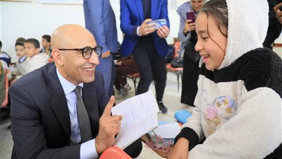 وزير التعليم مشيدا بمعلمي مصر: أبطال ولهم دور عظيم 