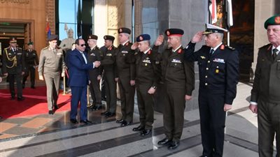 الرئيس السيسى يشهد كشف الهيئة للطلاب المتقدمين للالتحاق بالكليات العسكرية