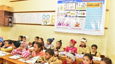 محافظ أسيوط يتفقد مدرسة بنى طالب الابتدائية المشتركة 