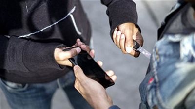 سرقة بالإكراه.. ضبط المتهمين بسرقة 600 ألف جنيه من سيدة وزوجها ببورسعيد