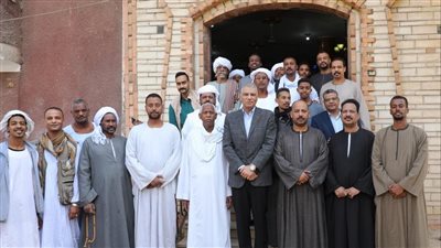 تفاصيل لقاء محافظ أسوان بأهالى العبابدة بدراو