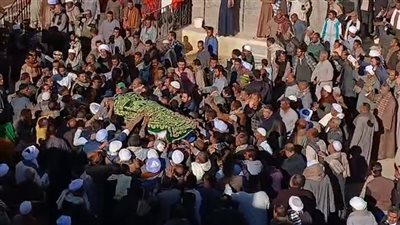 أهالي الأقصر يودعون رائد الساحة الجيلانية إلي مثواه الأخير «صور»