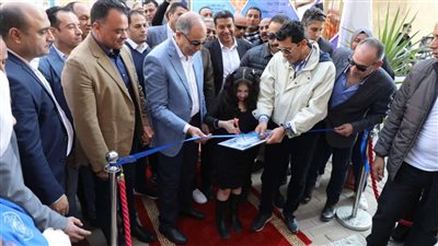وزير الشباب والرياضة ومحافظ المنيا يفتتحان نزل شباب الدولى