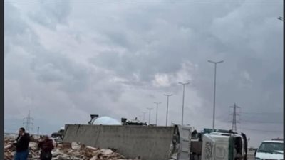 حادث تصادم مروع بين 3 سيارات على الطريق الدولي الساحلي في الإسكندرية