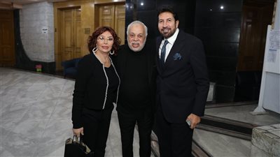 نبيلة عبيد وأشرف زكي ونجوم الإعلام يحصدون جوائز أمال العمدة ومفيد فوزي (صور)