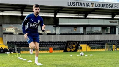 نيفيز يواصل برنامجه التأهيلي بعد الجراحة ويستعد للعودة