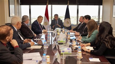 وزير السياحة والآثار يعقد اجتماعًا مع اتحاد المستثمرين المصريين