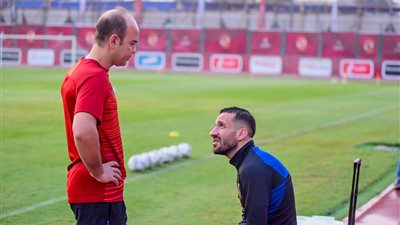 تقارير.. طبيب الأهلي يعطي معلول وهاني الضوء الأخضر للمشاركة في التدريبات الجماعية