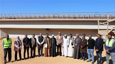 محافظ أسوان يشدد على سرعة الانتهاء من مشروع محطة مياه الشرب والصرف الصحى بقرى إدفو 