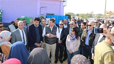 وزراء الزراعة والتخطيط والري يسلمون 700 منحة للمرأة الريفية بالمنيا