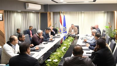 ممثلو القيادات بحى شرق المدينة يقدموا شكرهم لمحافظ أسوان