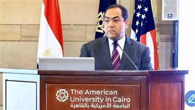 رئيس التنظيم والإدارة يستعرض التجربة المصرية في الإصلاح الإداري بالجامعة الأمريكية