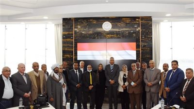 رؤساء وممثلى النقابات يوجهون الشكر لمحافظ أسوان لهذا السبب