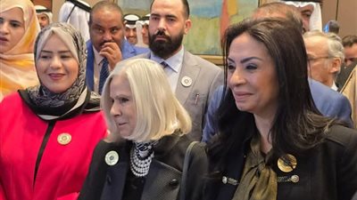 وزيرة التضامن من البحرين: دعم وتطوير الأسر المنتجة على رأس أولوياتنا