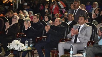 محافظ بورسعيد يشارك المواطنين الاحتفال بالذكرى الـ ٦٨ لعيد بورسعيد القومي