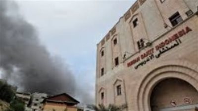 الاحتلال الإسرائيلي يشعل النيران بمحيط المستشفى الإندونيسي وعددا من المدارس والمنازل بغزة