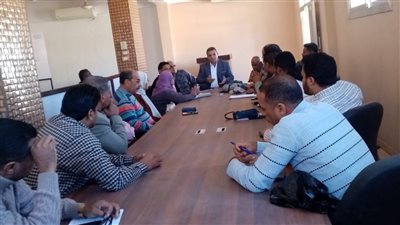 رئيس ارمنت يبحث سير أعمال «حياة كريمة» بالأقصر