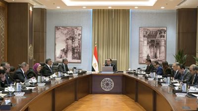 مدبولي يبحث الفرص السياحية بالمنطقة المحيطة بهضبة الأهرام