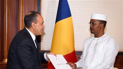 عبد العاطي يسلم رسالة من السيسي إلى رئيس تشاد
