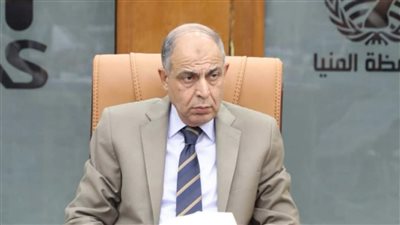 محافظ المنيا يوجه بتخصيص شباك لإنهاء تراخيص المحال العامة