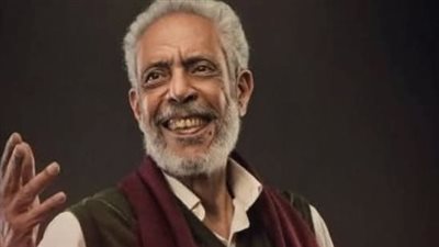 تكريم نبيل الحلفاوي في حفل ختام الدورة الأربعين لمهرجان المسرح العربي