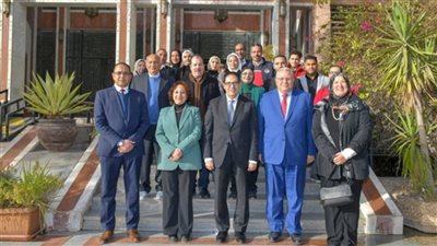 مركز اللغات بجامعة القاهرة يكرم الفائزين بمسابقة «حكايات شعبية مصرية بلغات العالم»