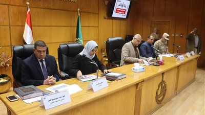 «تنفيذي القليوبية» يناقش خطة المشروعات الجارية تنفيذها بكافة القطاعات