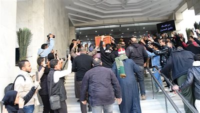 بالصور.. تشييع جثمان أحمد عدوية إلى مثواه الأخير 
