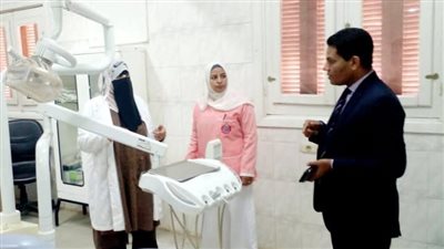 «وكيل الصحة» يتابع سير العملية الطبية بالوحدات الصحية في الأقصر (صور)