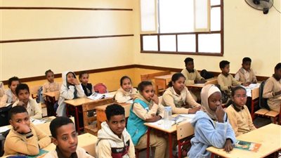 حصاد التربية والتعليم 2024.. تطوير مناهج الإعدادية وربط المحتوى الرقمي بالكتاب المدرسي