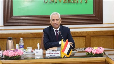 رئيس الجامعة.. إنجازات علمية وبحثية ومجتمعية وعمرانية غيرمسبوقة لجامعة المنيا خلال 2024.