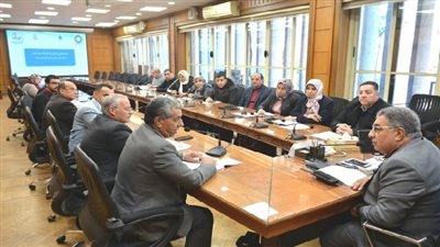 محافظ الدقهلية يجتمع بمسئولي الهيئة العربية للتصنيع لمتابعة أعمال التطوير ببلقاس