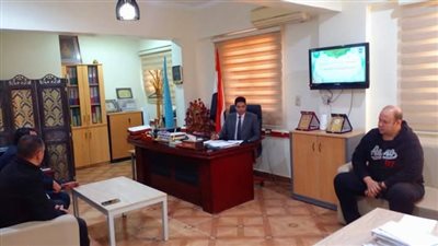 «وكيل الصحة» يبحث سبل التخلص الآمن من النفايات في الأقصر (صور)