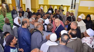 محافظ الأقصر يوجه كلمة للمواطنين عقب صلاة الجمعة(صور) 