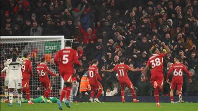 صلاح يسجل في سقوط ليفربول أمام مانشستر يونايتد 