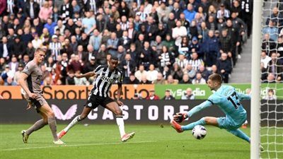 قمة بين توتنهام ونيوكاسل يونايتد في الدوري الإنجليزي 