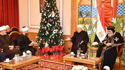 البابا تواضروس الثاني يستقبل شيخ الأزهر ووزير الأوقاف والمفتي للتهنئة بعيد الميلاد